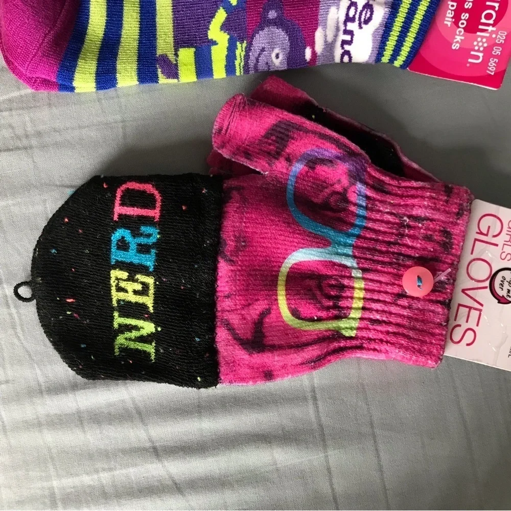 NWT Xhilaration Bundle of monkey socks and flip over gloves